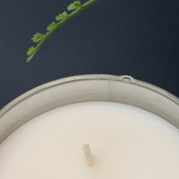 BBW Falling Flurries White Barn Bath & Body Works 3 Wick Candle - Picture 8 of 11